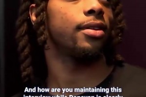 可爱的后场双枪！米切尔一直在骚扰加兰的采访！